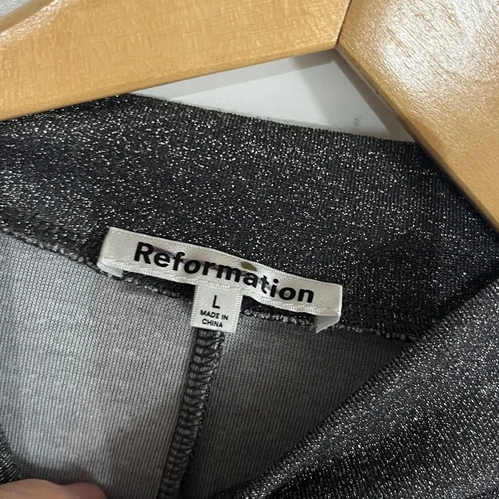 Reformation Junie Shimmer Mock Neck Top Size Large NEW - Picture 5 of 13